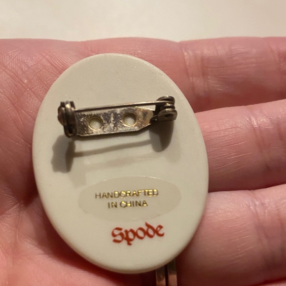 Vintage Spode Christmas Tree Oval Pin Brooch - Green, White - Picture 3 of 3